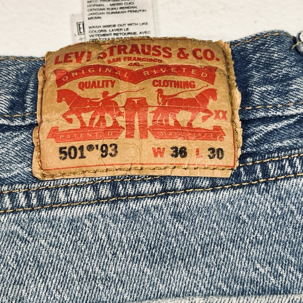 Levis Mens 501 '93 Jeans Mens 36x30 Blue Light Wash Straight Button Fly EUC - Picture 7 of 10